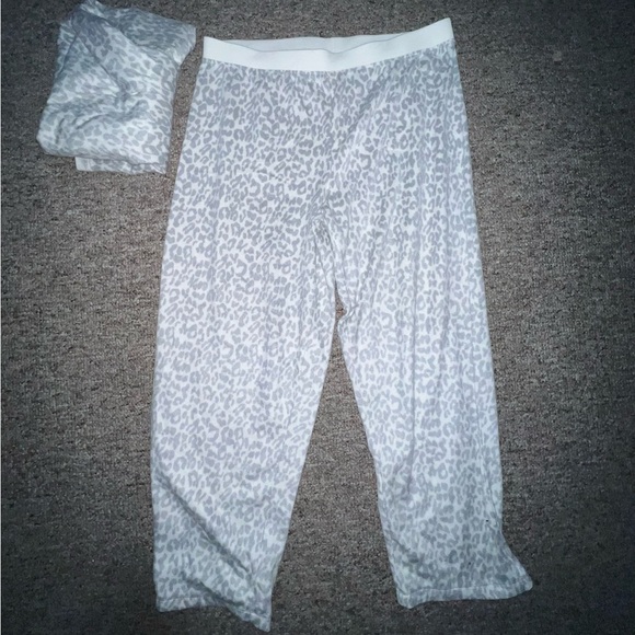 Leopard sleep pajama set SOOO SOFT!!! XL - Picture 3 of 5